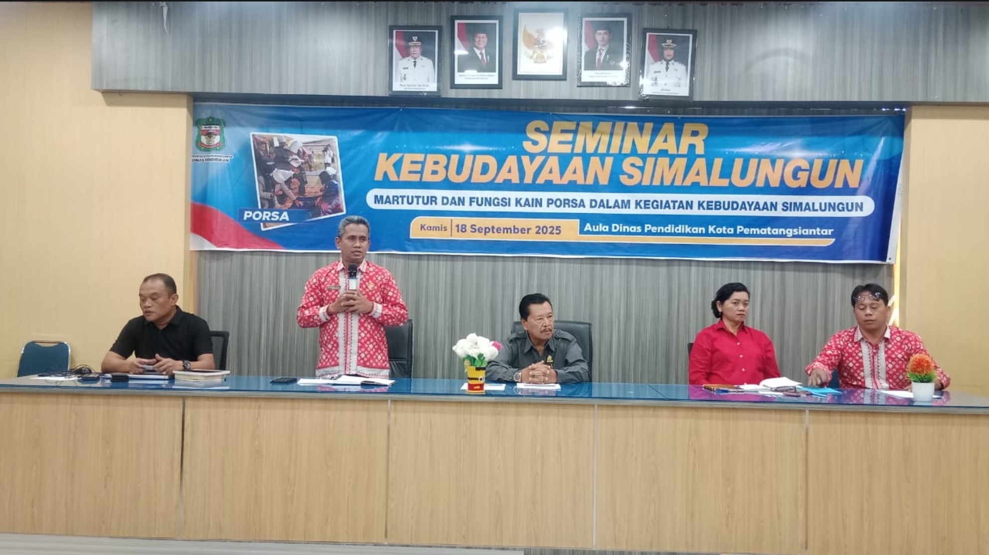 Disdik Sukses Gelar Seminar Kebudayaan Simalungun tentang Marturtur dan Fungsi Kain Porsa