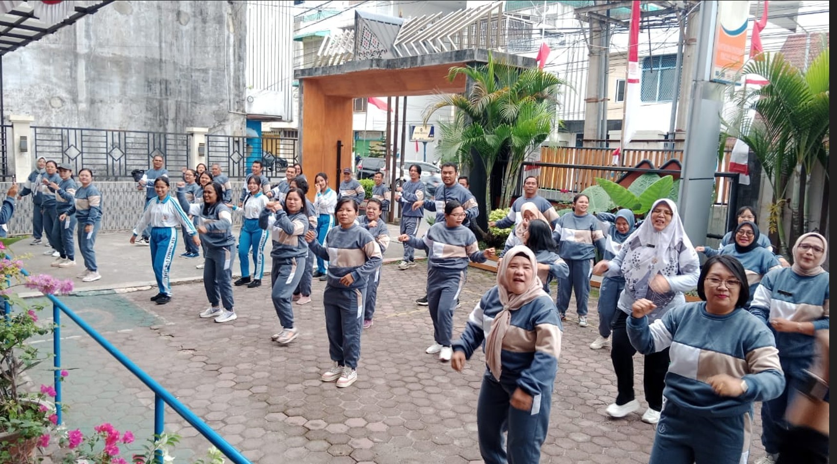 ASN Disdik Pematangsiantar Antusias Ikuti Senam Kebugaran